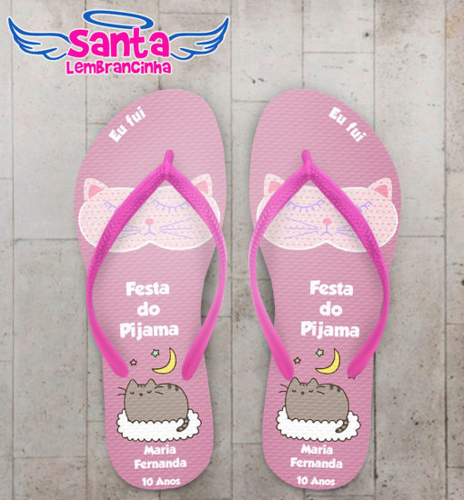 Chinelo infantil festa do pijama, gato fundo rosa personalizado cod 5455
