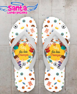 Chinelo dia das crianças personalizado com brinquedos cod 9404
