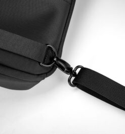 Mochila transversal em poliéster personalizada