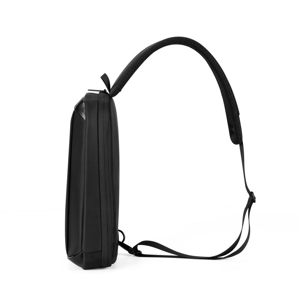 Mochila transversal em poliéster personalizada