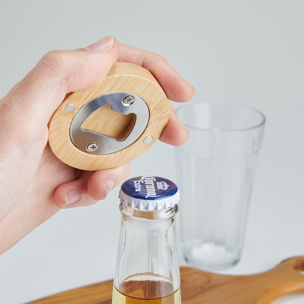 Abridor de garrafa personalizado em bambu